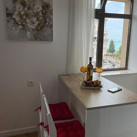 Apartment 2 Minutes From The Sea Batumi Exteriör bild