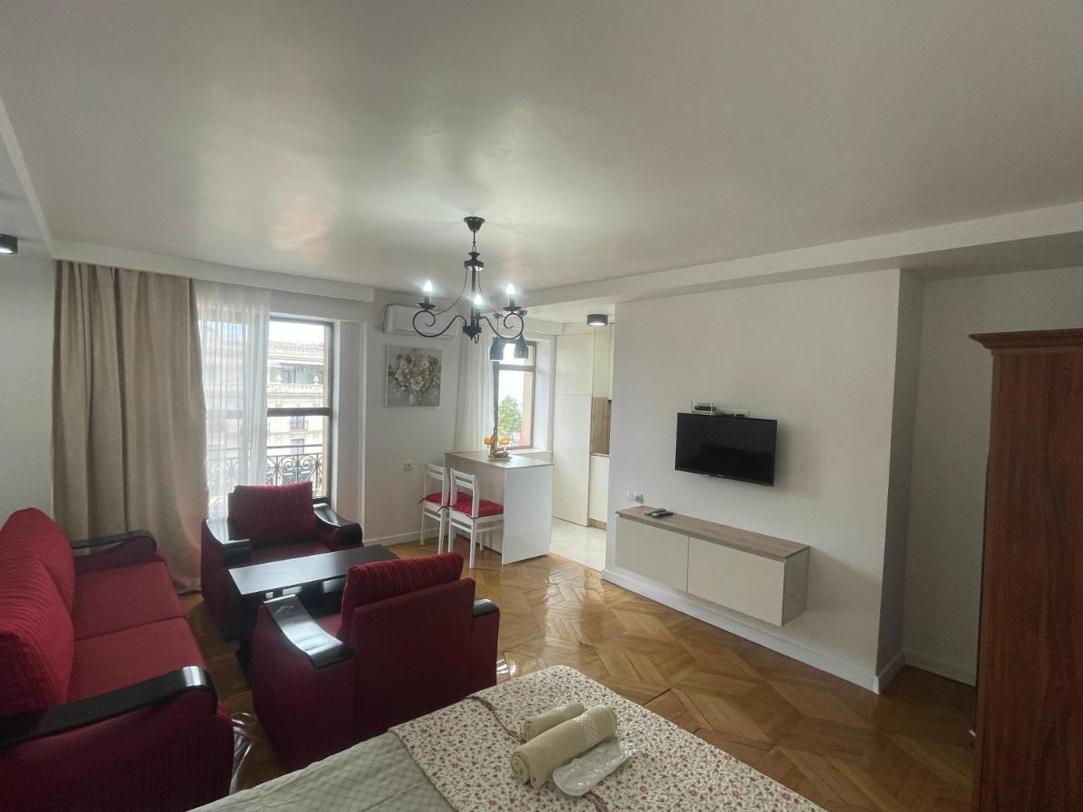 Apartment 2 Minutes From The Sea Batumi Exteriör bild